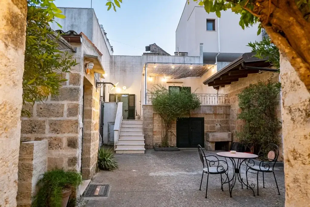Ingressi e cortile della Masseria De Donno